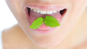 Zahnarzt hilft bei Mundgeruch